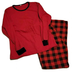Two-Piece Pajamas Medium Women's Buffalo Plaid Red Black Long Sleeve